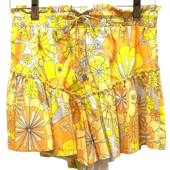 Julie‎ Brown NWT Floral Print High Rise Ruffle Drawstring Shorts, Small - Picture 3 of 13